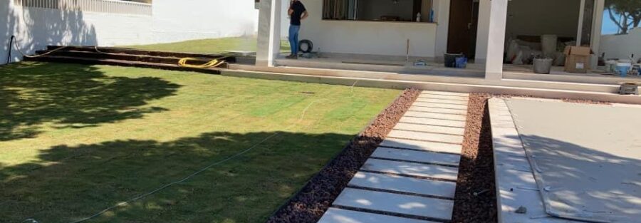 Diseño de jardines y exteriores en Sanlúcar de Barrameda (Cádiz): Creatividad y Sostenibilidad – 7 Servicios Garantizado · Jardinería y Mantenimientos de jardines en Cádiz · Servicios de Jardinería, fumigaciones, instalación de césped y limpieza de jardines en Vejer de la Frontera y Cádiz
