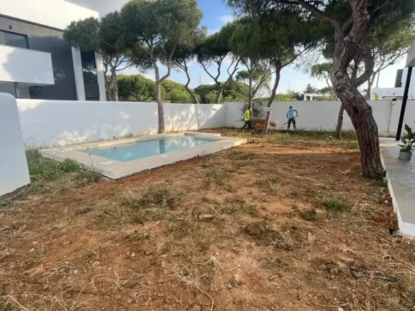 Reformas de Jardines en Cádiz - Verano 2023 · Jardinería y Mantenimientos de jardines en Cádiz · Servicios de Jardinería, fumigaciones, instalación de césped y limpieza de jardines en Vejer de la Frontera y Cádiz