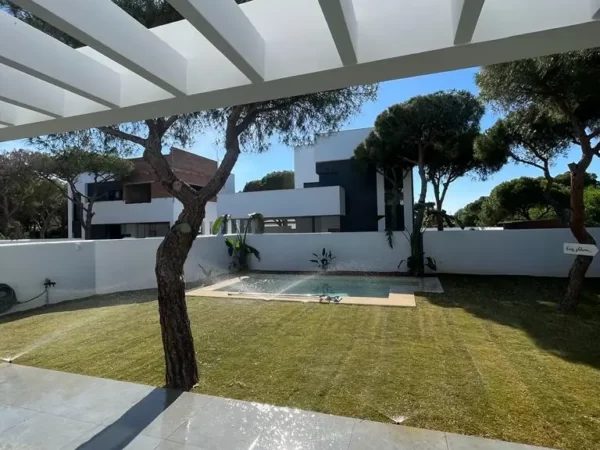 Reformas de Jardines en Cádiz - Verano 2023 · Jardinería y Mantenimientos de jardines en Cádiz · Servicios de Jardinería, fumigaciones, instalación de césped y limpieza de jardines en Vejer de la Frontera y Cádiz