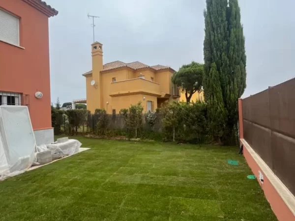 Reformas de Jardines en Cádiz - Verano 2023 · Jardinería y Mantenimientos de jardines en Cádiz · Servicios de Jardinería, fumigaciones, instalación de césped y limpieza de jardines en Vejer de la Frontera y Cádiz