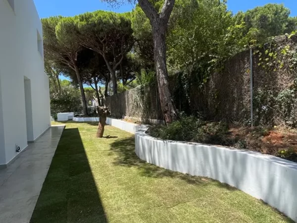 Reformas de Jardines en Cádiz - Verano 2023 · Jardinería y Mantenimientos de jardines en Cádiz · Servicios de Jardinería, fumigaciones, instalación de césped y limpieza de jardines en Vejer de la Frontera y Cádiz