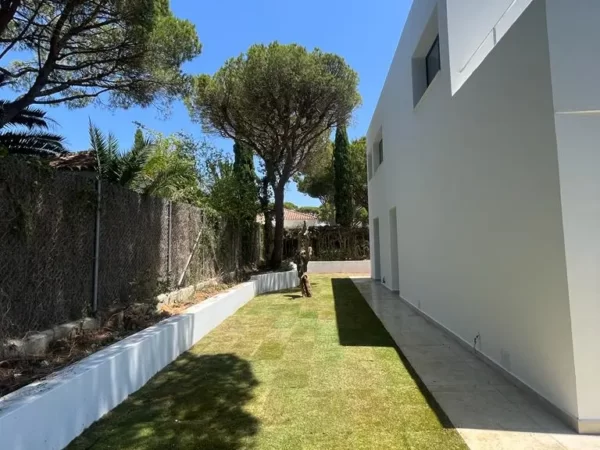 Reformas de Jardines en Cádiz - Verano 2023 · Jardinería y Mantenimientos de jardines en Cádiz · Servicios de Jardinería, fumigaciones, instalación de césped y limpieza de jardines en Vejer de la Frontera y Cádiz