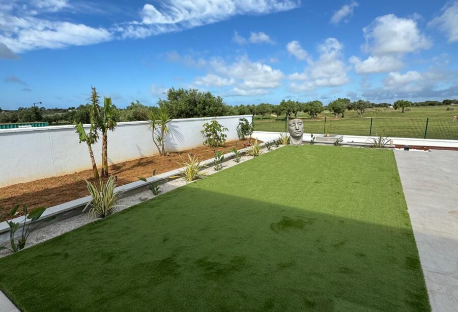 Servicios para comunidades y particulares de: Jardinería, Poda, Paisajismo, fumigaciones, Mantenimiento de Piscinas. En Cádiz y resto de la Comunidad de Andalucía.