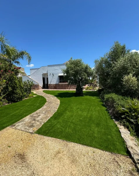 Servicios para comunidades y particulares de: Jardinería, Poda, Paisajismo, fumigaciones, Mantenimiento de Piscinas. En Cádiz y resto de la Comunidad de Andalucía. Servicios para comunidades y particulares de: Jardinería, Poda, Paisajismo, fumigaciones, Mantenimiento de Piscinas. En Cádiz y resto de la Comunidad de Andalucía.